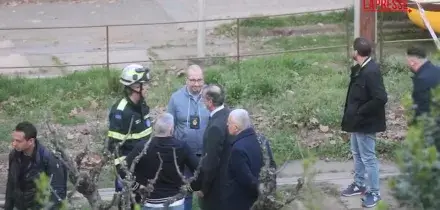 Tram deragliato a Milano, il sindaco Sala sul luogo dellincidente