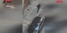 Torino, segue da terrazzo di casa un furto su unauto e fa arrestare lautore