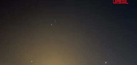 Attacco allIran, missili iraniani intercettati nella notte su Doha