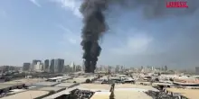 Attacco all&rsquo;Iran, colonne di fumo si levano a Sharjah e Dubai
