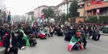 Attacco Iran, a Milano un minuto di silenzio per le vittime della repressione
