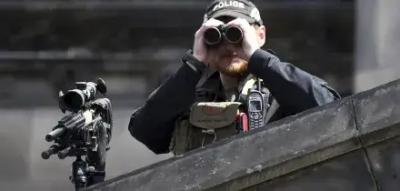 Edimburgo, allarme per un uomo armato di coltello: ferite due persone