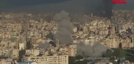 Iran, ancora attacchi israeliani in Libano: le esplosioni a Beirut