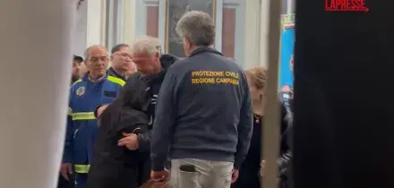 Trapianto a Napoli, ai funerali del piccolo Domenico l&rsquo;abbraccio tra la mamma Patrizia e Giletti