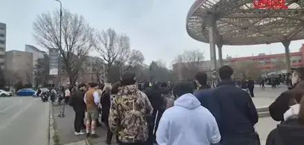 Milano, la lunga coda per acquistare i biglietti del Marra Block Party di Marracash