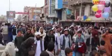 Afghanistan, migliaia di persone manifestano contro le operazioni militari del Pakistan