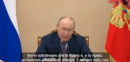 Iran, Putin: "Pronti a collaborare con europei per forniture petrolio e gas"