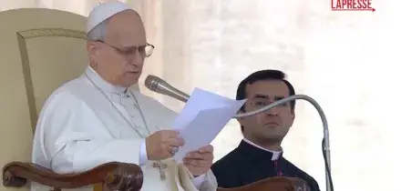 Iran, Papa Leone XIV: "Troppi bambini vittime innocenti, preghiamo per la pace"