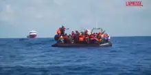 Migranti, Emergency soccorre 41 persone in zona Sar libica: tra loro 9 minori