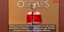 Oscar 2026, Jessie Buckley miglior attrice: &ldquo;Questa settimana mia figlia ha messo il primo dentino&rdquo;