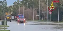 Maltempo, a Cosenza diversi interventi dei Vigili del fuoco: le immagini degli allagamenti