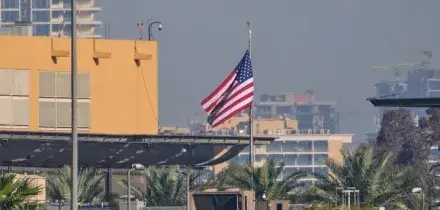 Iran, ondata di attacchi di Israele su Beirut e Teheran. Droni su ambasciata Usa a Baghdad. Esplosioni a Dubai
