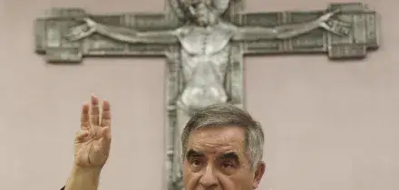 Cardinale Angelo Becciu, annullate le condanne di primo grado: processo da rifare