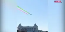 Unit&agrave; dItalia, il passaggio delle Frecce Tricolori sopra lAltare della Patria