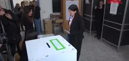 Referendum Giustizia, Elly Schlein vota nel quartiere Testaccio a Roma