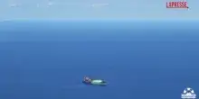 Libia, i video della petroliera russa alla deriva nel Mediterraneo: allarme ambientale