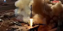 Kazakistan, il lancio della navicella russa Progress MS-33 con a bordo 3 tonnellate di rifornimenti per lISS