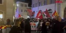 Referendum Giustizia, il corteo del "Comitato No Sociale" arriva a Montecitorio