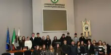 Marche, i ragazzi del Liceo &ldquo;Rinaldini&rdquo; visitano l&rsquo;Aula del consiglio