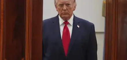 Iran, Trump: &ldquo;Distruggeremo le centrali elettriche&rdquo;. Teheran: &ldquo;Hormuz chiuso per Usa e Israele a lungo&rdquo; &ndash; la diretta