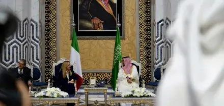 Dopo l&rsquo;Arabia Saudita, Meloni in Qatar per fronteggiare il caro energia