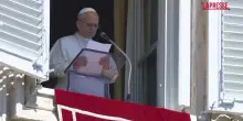 Papa Leone XIV ricorda Francesco al Regina Caeli, applausi in Piazza San Pietro