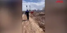Iran, attacco alla linea ferroviaria a Karaj: feriti portati via in barella