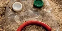 Plastica e mozziconi di sigarette, l&rsquo;emergenza rifiuti sulle spiagge