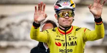Parigi-Roubaix, vince Van Aert: beffato Pogacar