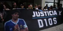 Maradona, ripreso oggi il processo sulla morte del campione. Legale famiglia: &ldquo;Fiducia nei giudici&rdquo;