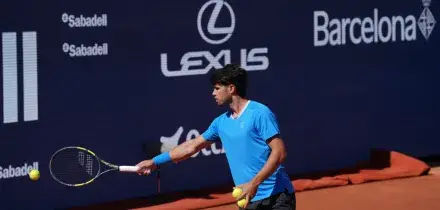 Alcaraz si ritira dal torneo di Barcellona, Sinner resta numero 1