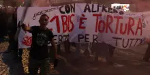 Roma, tensione al corteo degli anarchici per Alfredo Cospito: &ldquo;41bis &egrave; tortura&rdquo;. Ferito un funzionario di polizia