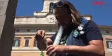 Decreto sicurezza, &ldquo;fumata collettiva&rdquo; di cannabis a Montecitorio contro proibizionismo