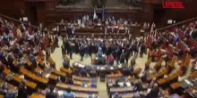 Dl sicurezza, deputati delle opposizioni occupano i banchi del Governo alla Camera