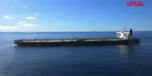 Iran, esercito Usa annuncia sequestro petroliera legata a Teheran nell&rsquo;Oceano Indiano