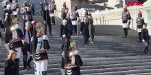 25 Aprile, Mattarella depone una corona all&rsquo;Altare della Patria
