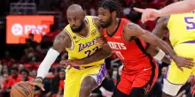 Nba, ai playoff LeBron trascina i Lakers contro Houston. Vincono Boston e San Antonio