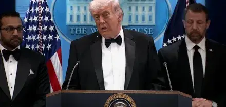 Usa, Trump: &ldquo;Assalitore aveva molte armi&rdquo;