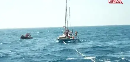 Flotilla, Open Arms soccorre imbarcazioni di attivisti alla deriva