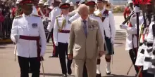 Carlo III a Bermuda per la sua prima visita da re in un territorio britannico d&rsquo;oltremare