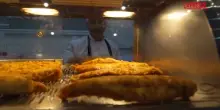 UK, la crisi mette a rischio la tradizionale cena a base di fish and chips