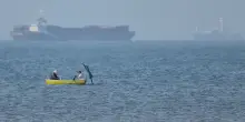 Iran, nave della Corea del Sud in fiamme nello Stretto di Hormuz. Seul: &ldquo;Verifichiamo possibile attacco&rdquo;