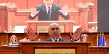 Romania, cade il governo: il Parlamento vota la sfiducia