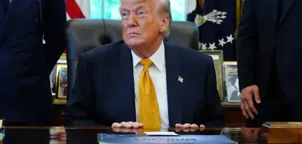 Dazi, nuovo avvertimento di Trump all&rsquo;Ue: &ldquo;Rispettate l&rsquo;accordo o dal 4 luglio le tariffe saliranno&rdquo;