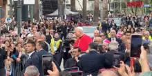 Papa Leone XIV, saluto a sorpresa ai fedeli in piazza: "Buongiorno Pompei"