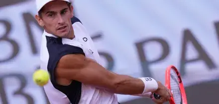 Internazionali Roma 2026, Arnaldi fa l&rsquo;impresa: l&rsquo;azzurro batte in tre set De Minaur