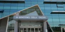 Hantavirus, il ministero della Salute attiva la sorveglianza su 4 passeggeri del volo Klm