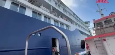 Hantavirus, iniziato a Tenerife lo sbarco dei passeggeri dalla nave Hondius