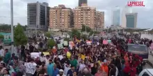 Pakistan, a Karachi centinaia di persone in piazza per i diritti di donne e transgender