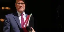 Regno Unito, Starmer: &ldquo;Non lascio, non getto il Paese nel caos. Ricostruiremo i rapporti con l&rsquo;Ue&rdquo;